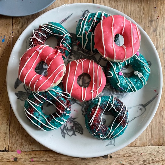 Meet your Posher, Debra - Picture 1 of 1